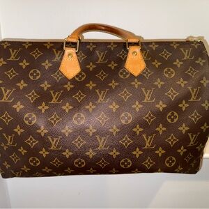 **SOLD** LOUIS VUITTON Monogram Speedy 40 Hand Bag
